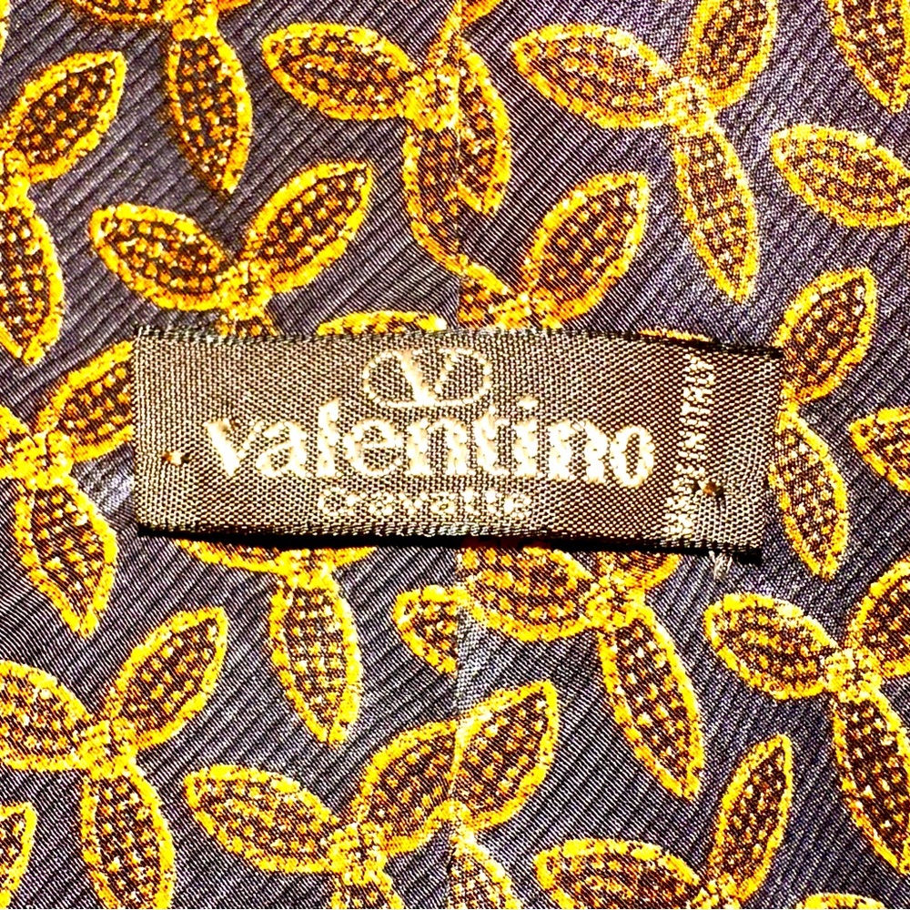 Valentino tie like new